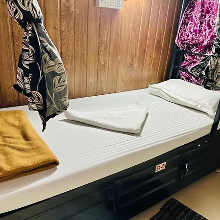 Mahira Dormitory Mumbai Exterior photo